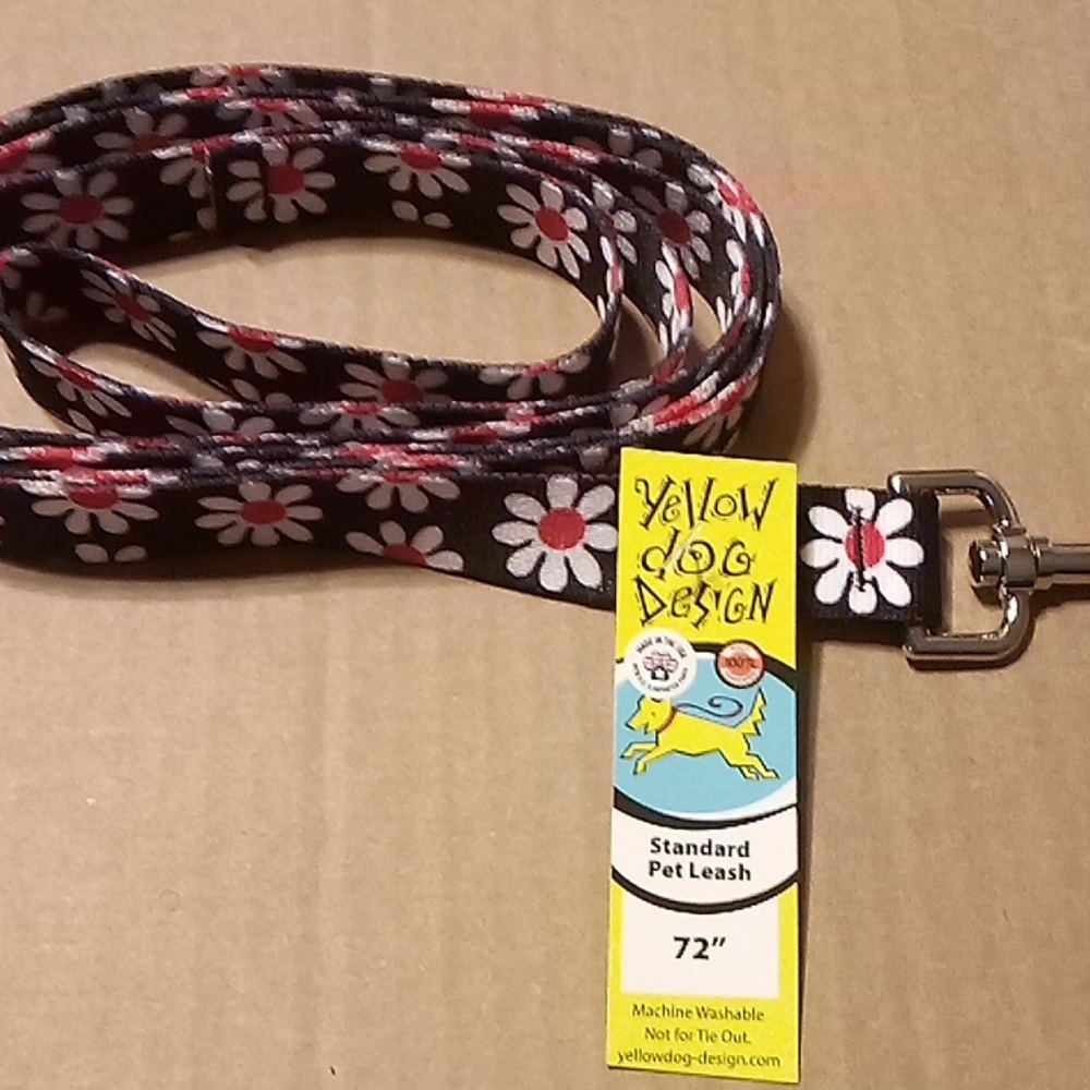 Black Daisy standard pet leash